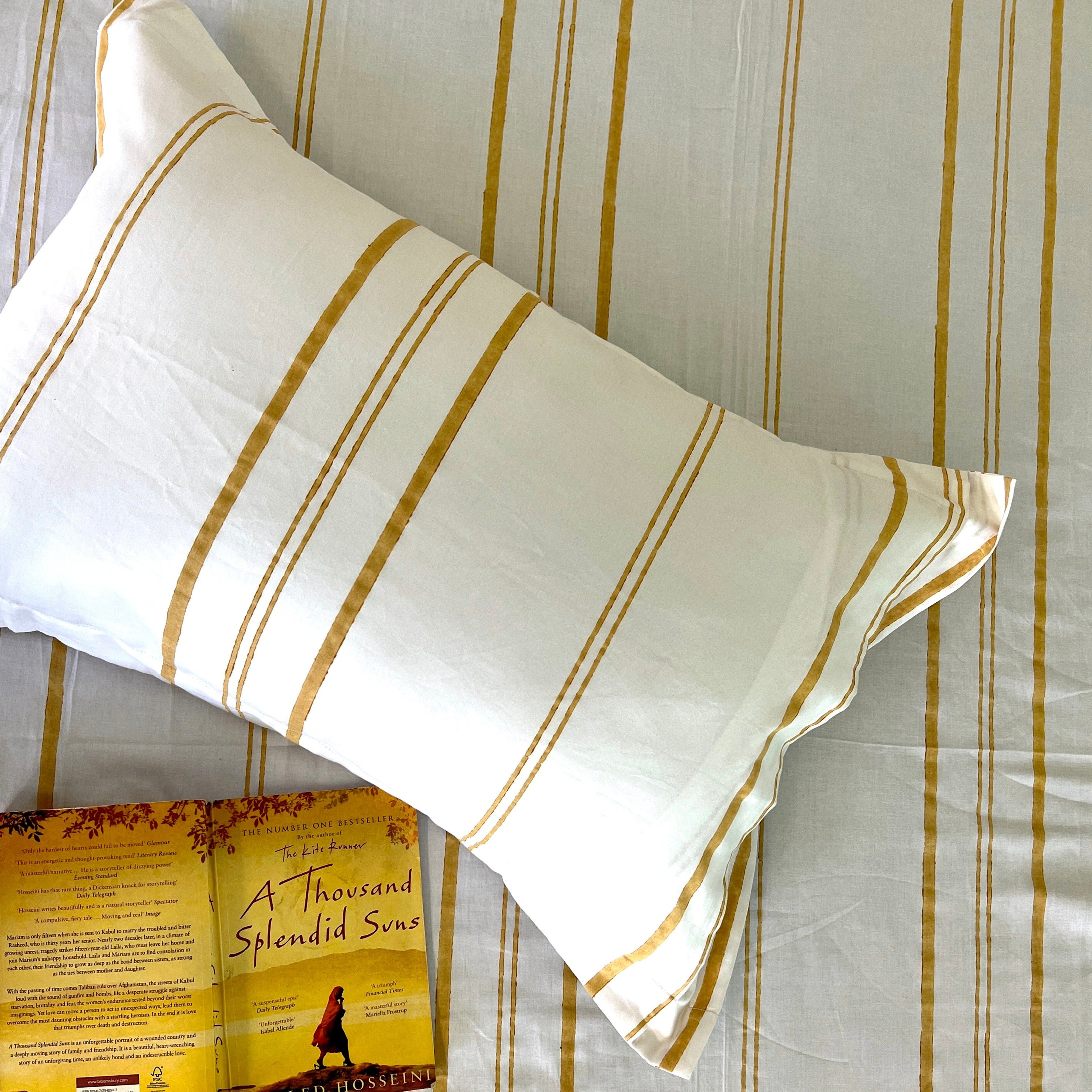 300 TC Cotton Handblocked Stripes Bedsheet Set - aumbrr