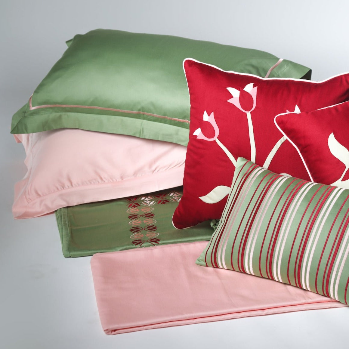 Tulip Bliss Bedding Set (9 PC) - aumbrr